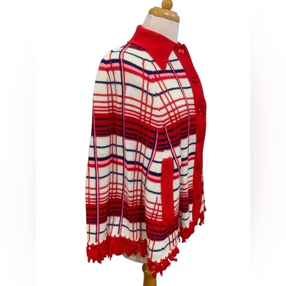 Vintage 70’s knit button up cape in multicolor plaid with fringe detail size S/M - Picture 3 of 6